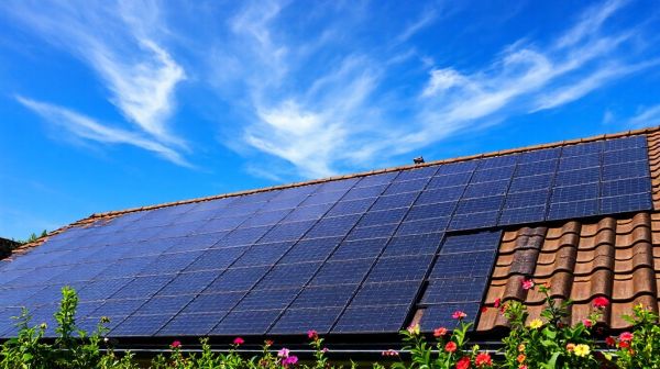 Investir dans des panneaux solaires photovoltaïques pour économiser